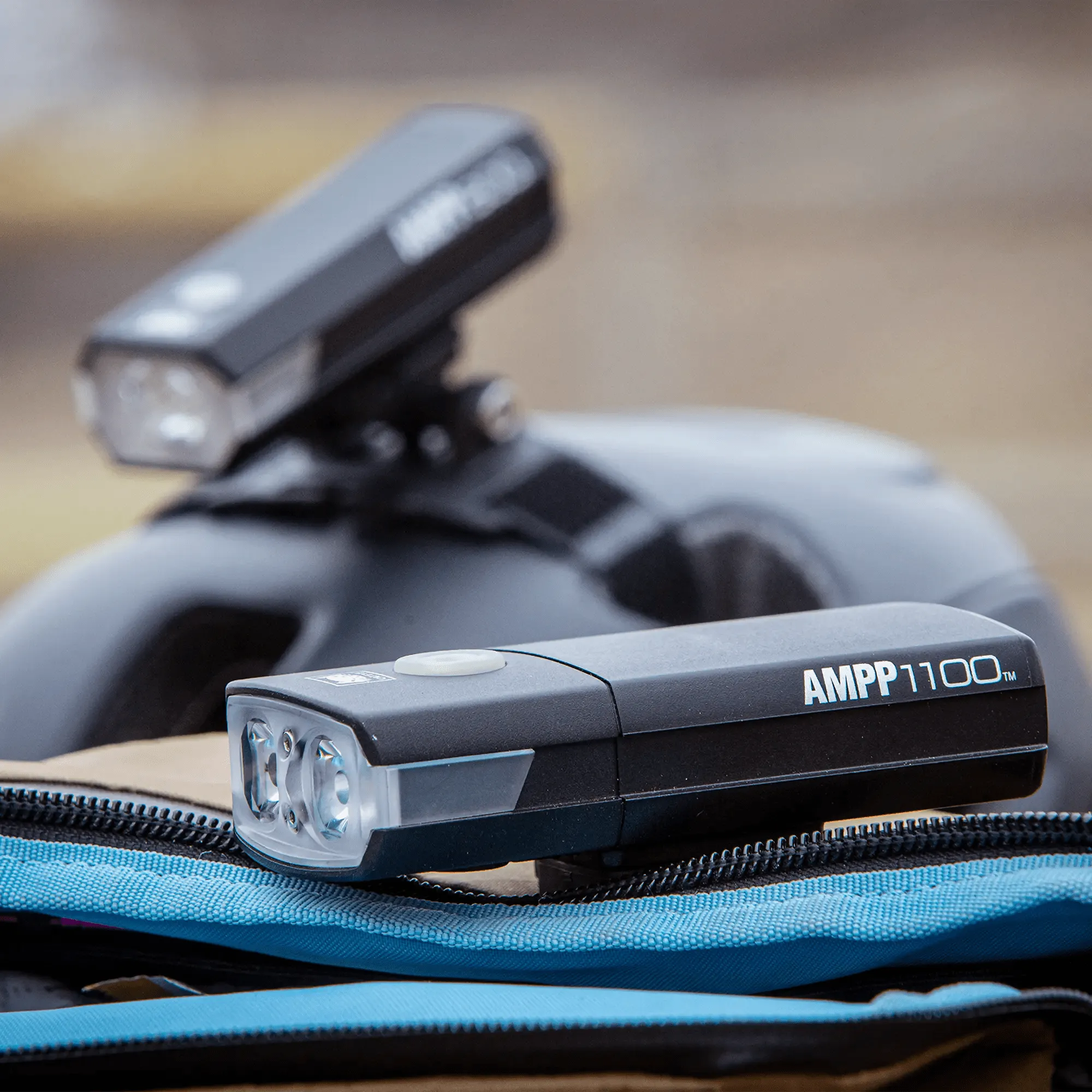 AMPP1100 & AMPP800 With Helmet Mount, 1900 Lumen Light Set