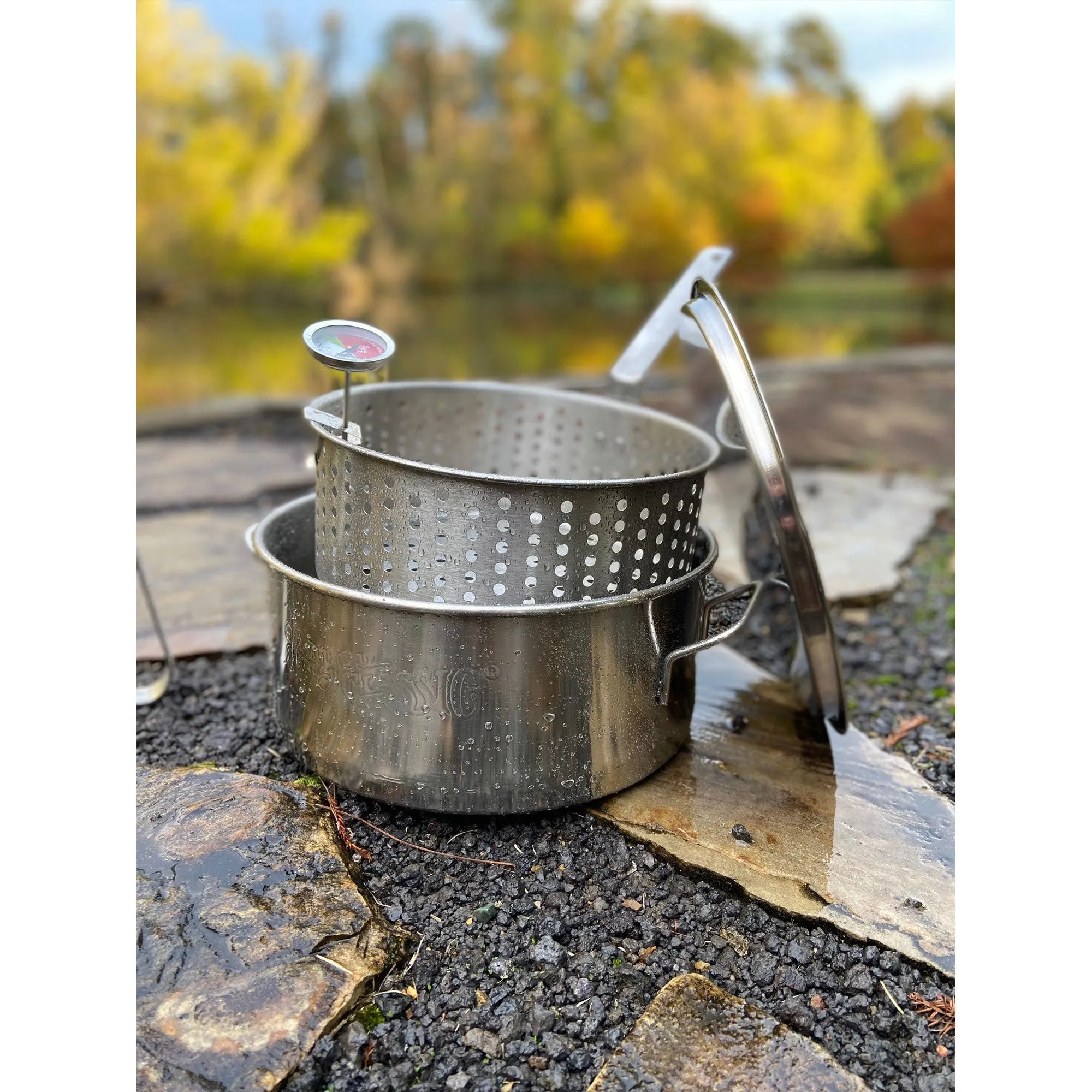 Bayou Classic 10 Quart Stainless Steel Fry Pot w/Perforated Basket(For Parts)