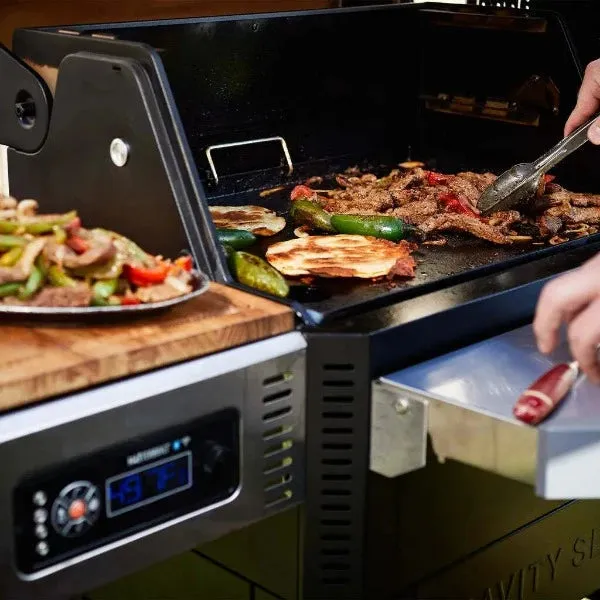 Masterbuilt Gravity Series™ 800 Digital Charcoal Griddle   Grill   Smoker